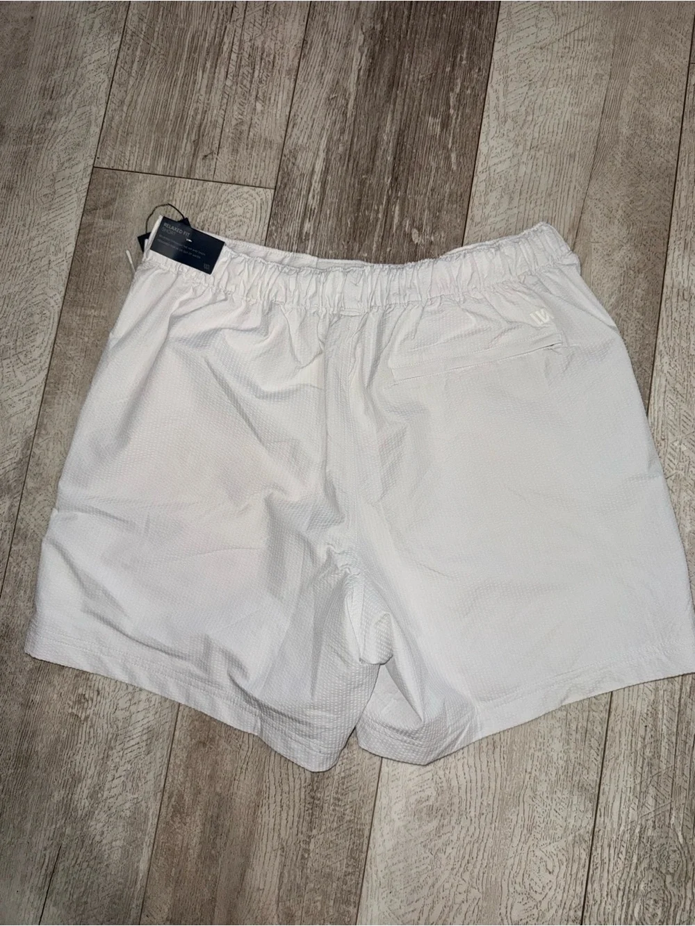 New with tags VRST Men’s 6-inch Resort Shorts in Bright Grey Seersucker.
